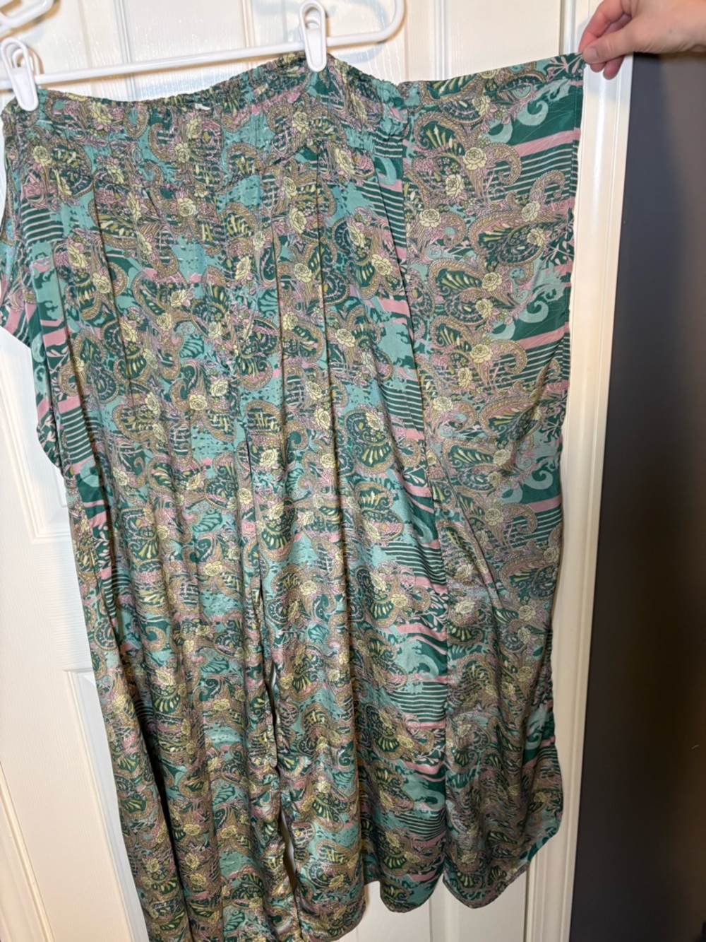 Earthbound multicoloured paisley print pants with elastic waistband. Size: L - Picture 3 of 5